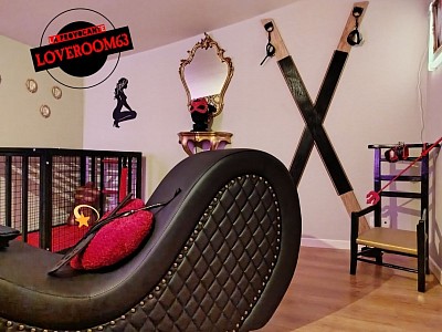 Sofa tantra, Croix de St André, Cage et Accessoires BDSM.